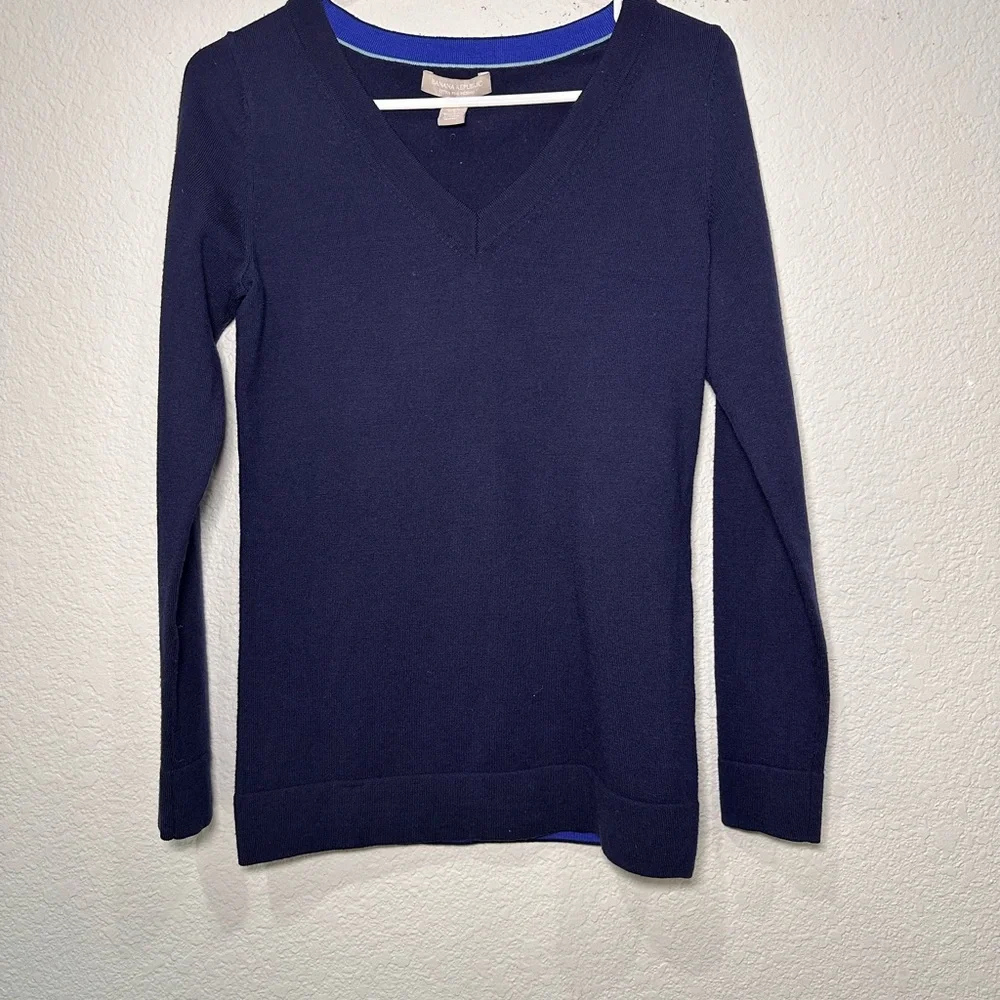 Banana Republic Navy Blue Extra Fine‎ Merino Wool V-Neck Sweater Womens XS
